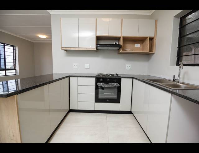 3 BEDROOM FLAT TO LET IN WARNER BEACH